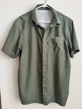 Columbia Men's Olive Green Short Sleeve Button-Down Shirt Fishing Golf